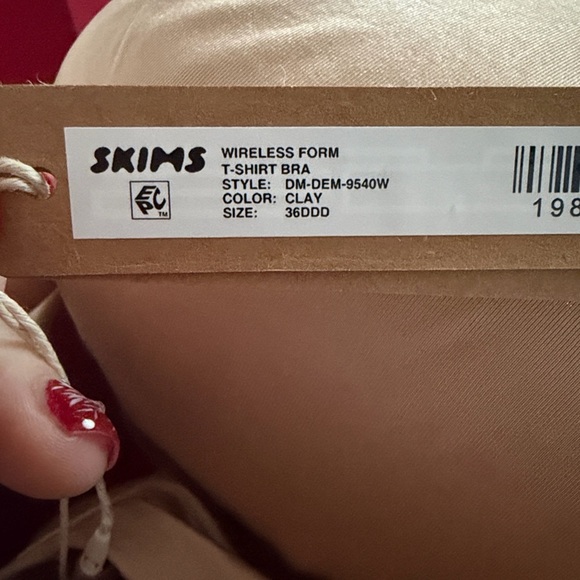 36DDD SKIMS Wireless Form T-Shirt Bra Clay 36DDD - Picture 2 of 3